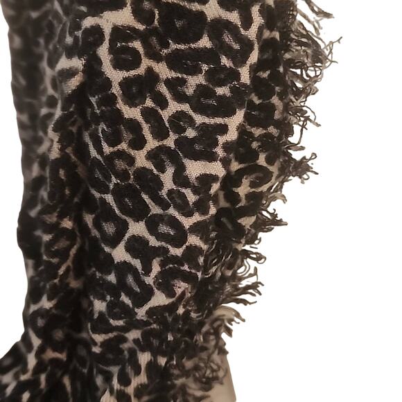 Apt 9. Black/Gray/White Scarf - Picture 3 of 5